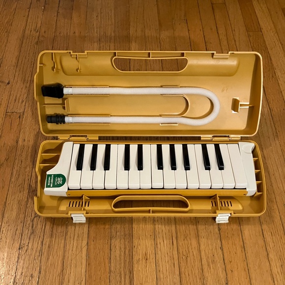 Suzuki Other - Suzuki Melodion (melodica/melody horn/etc.) in Yellow